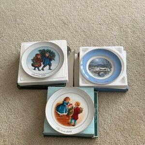 Avon Christmas Collector Plates bundle